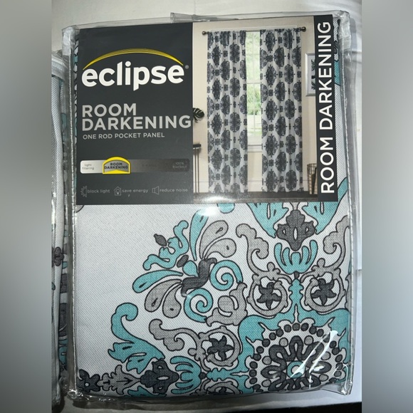 Curtains - Picture 2 of 4